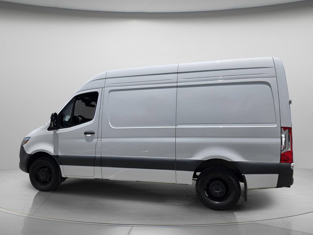 Used 2025 Mercedes-Benz Sprinter 2500 image 3