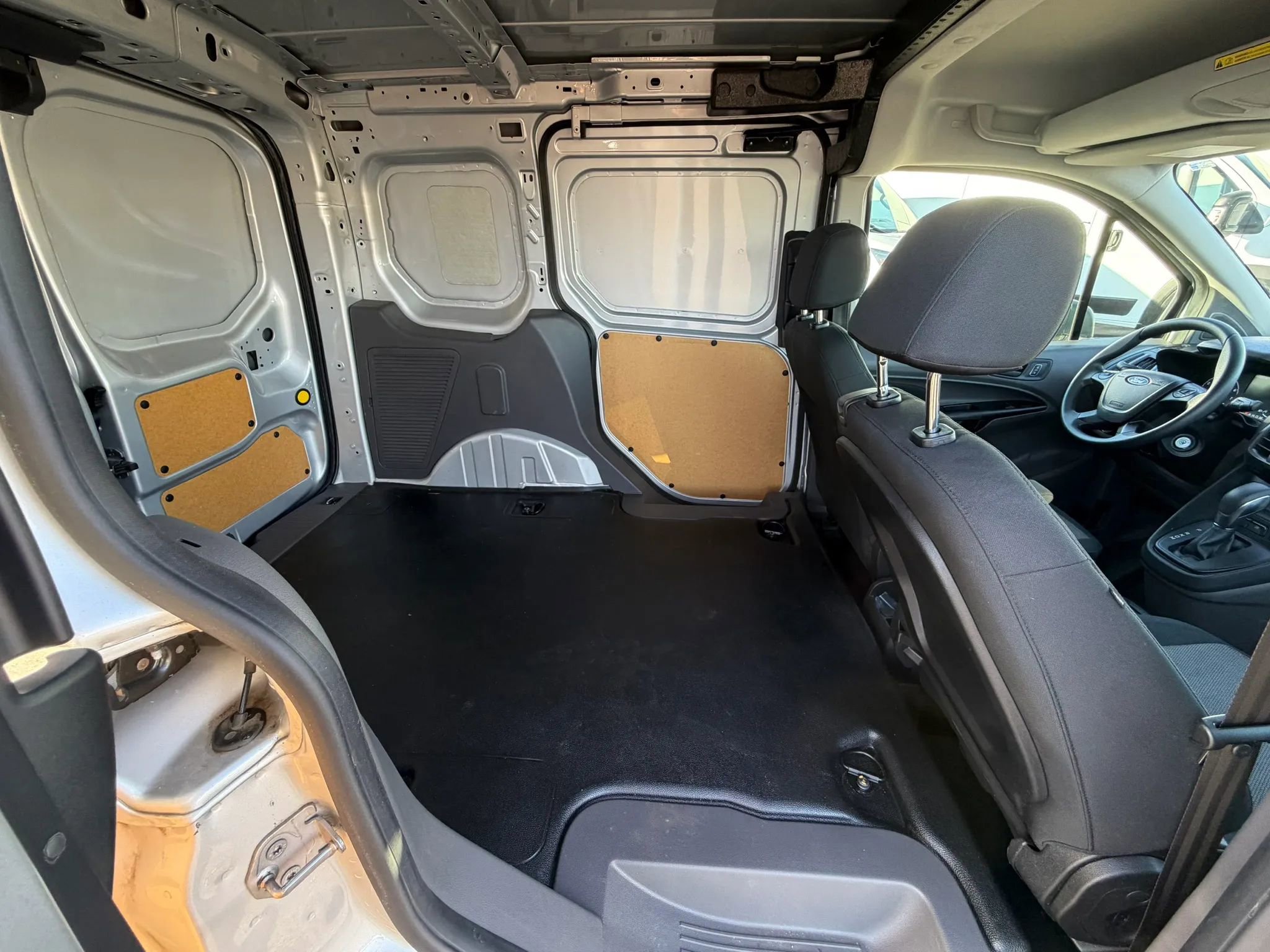 Used 2019 Ford Transit Connect XL FWD image 17