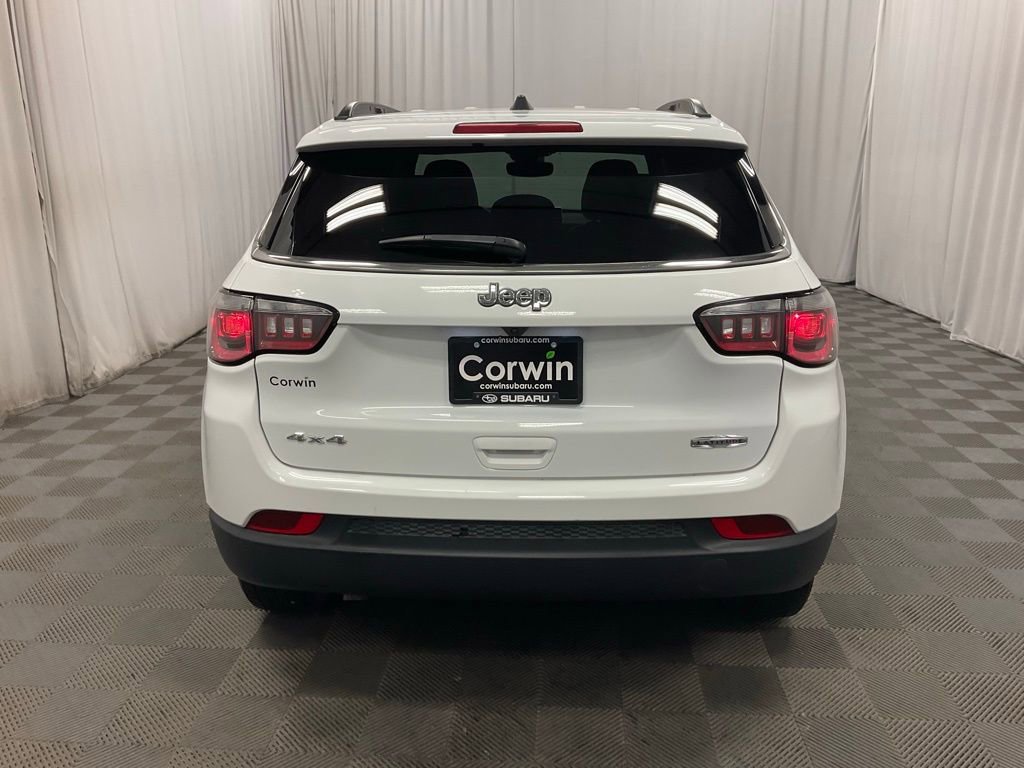 Used 2024 Jeep Compass Latitude image 3