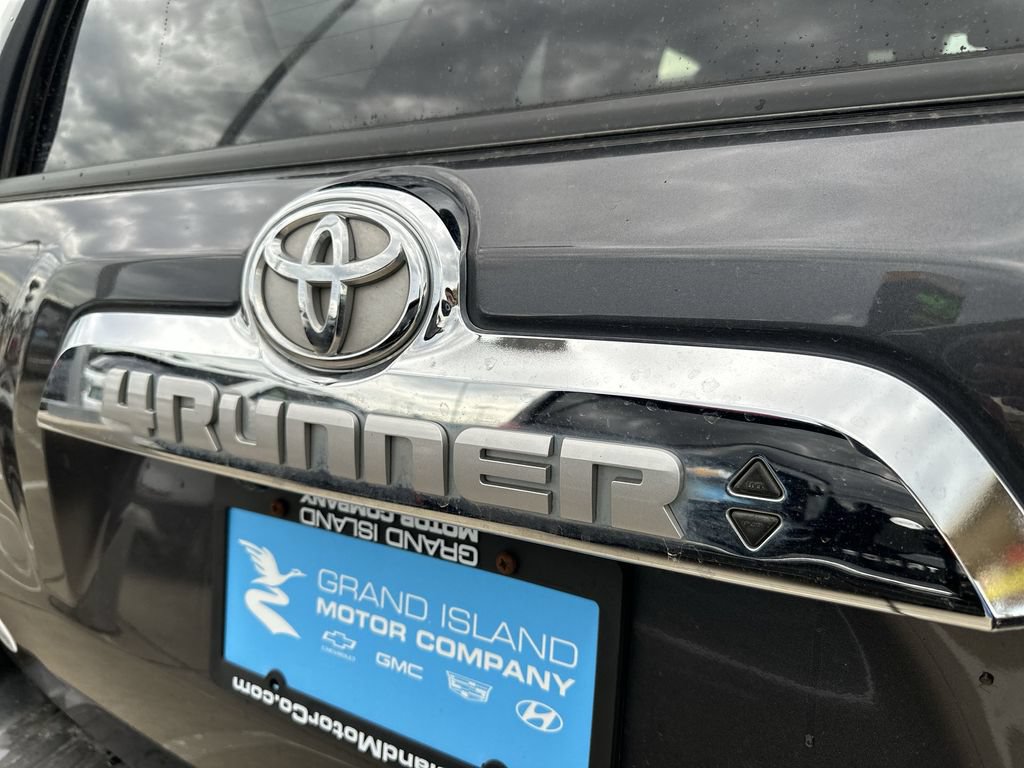 Used 2022 Toyota 4Runner Limited AWD/4WD image 32