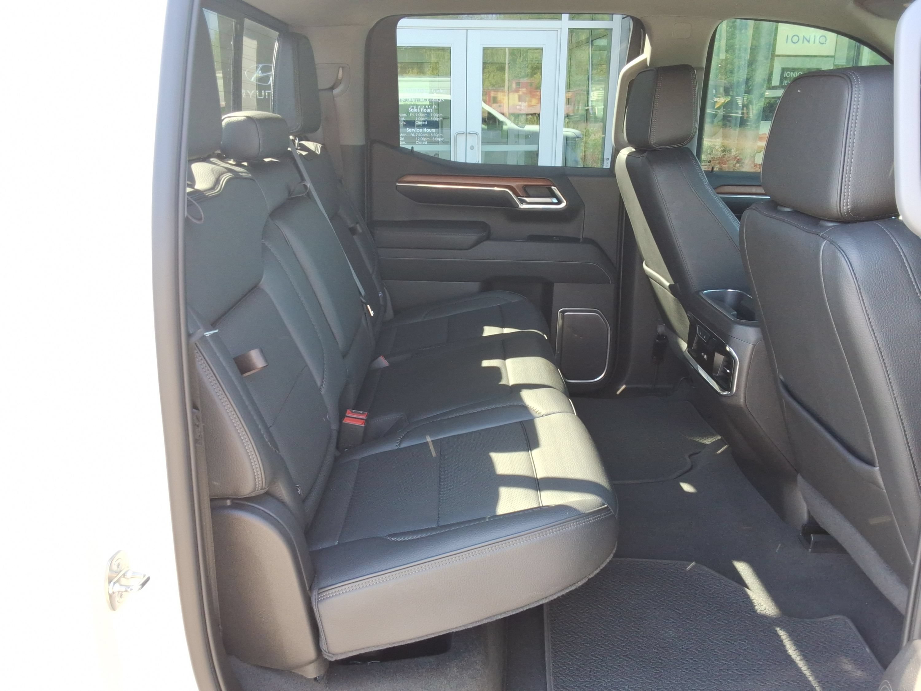 Used 2023 GMC Sierra 1500 Denali w/ Technology Package AWD/4WD image 30
