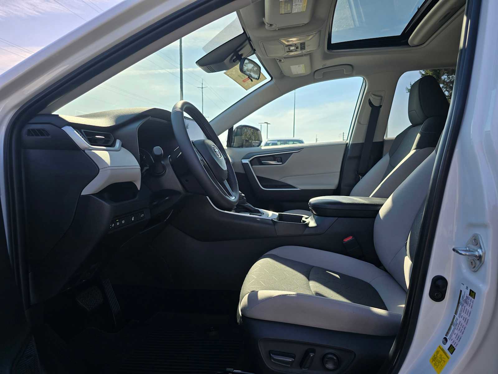 Certified 2025 Toyota RAV4 XLE w/ Convenience Package image 20