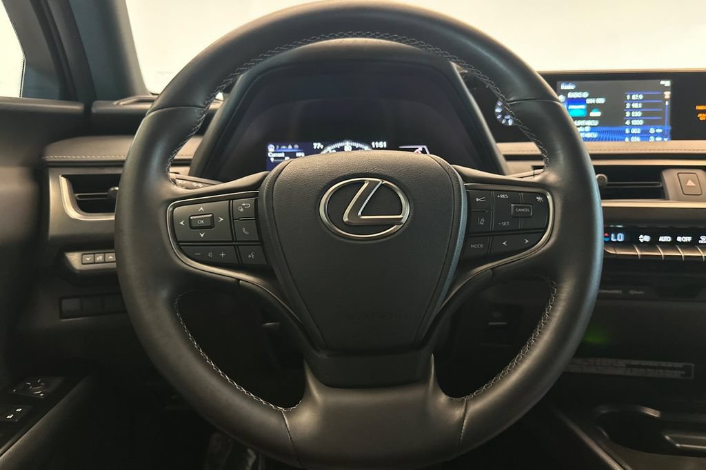 Used 2022 Lexus UX 200 FWD image 23