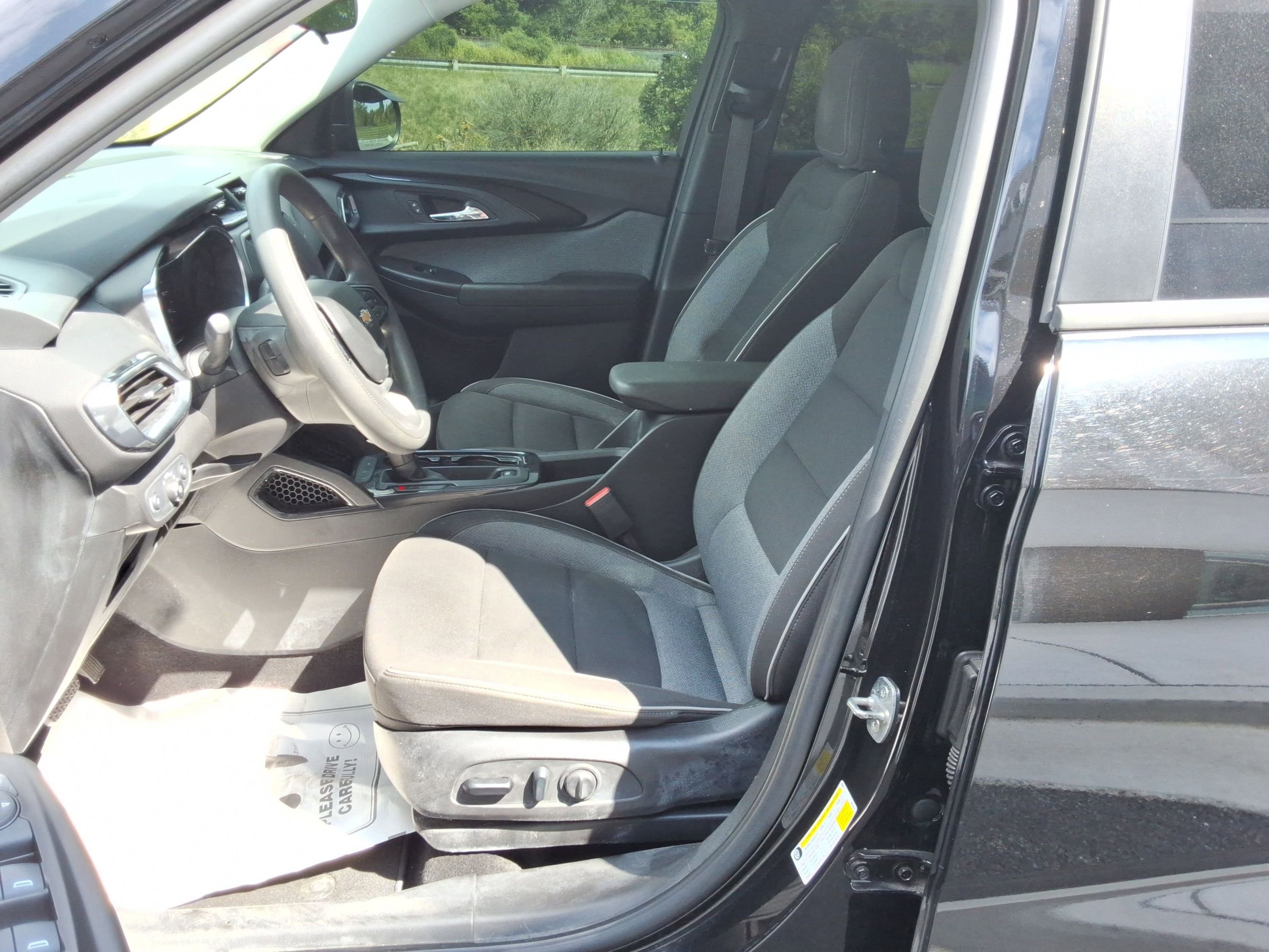 Used 2023 Chevrolet TrailBlazer LT image 27