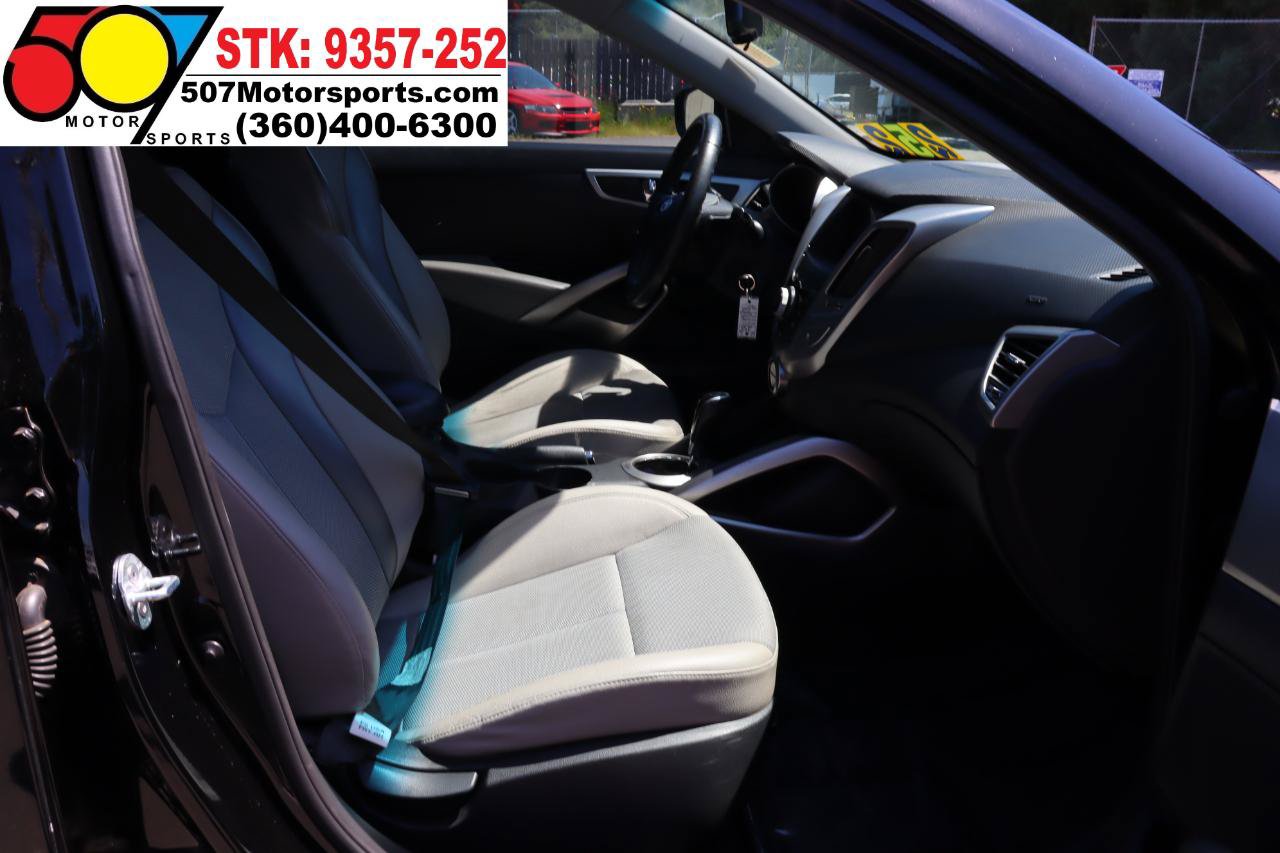 Used 2013 Hyundai Veloster w/ Style Pkg FWD image 18