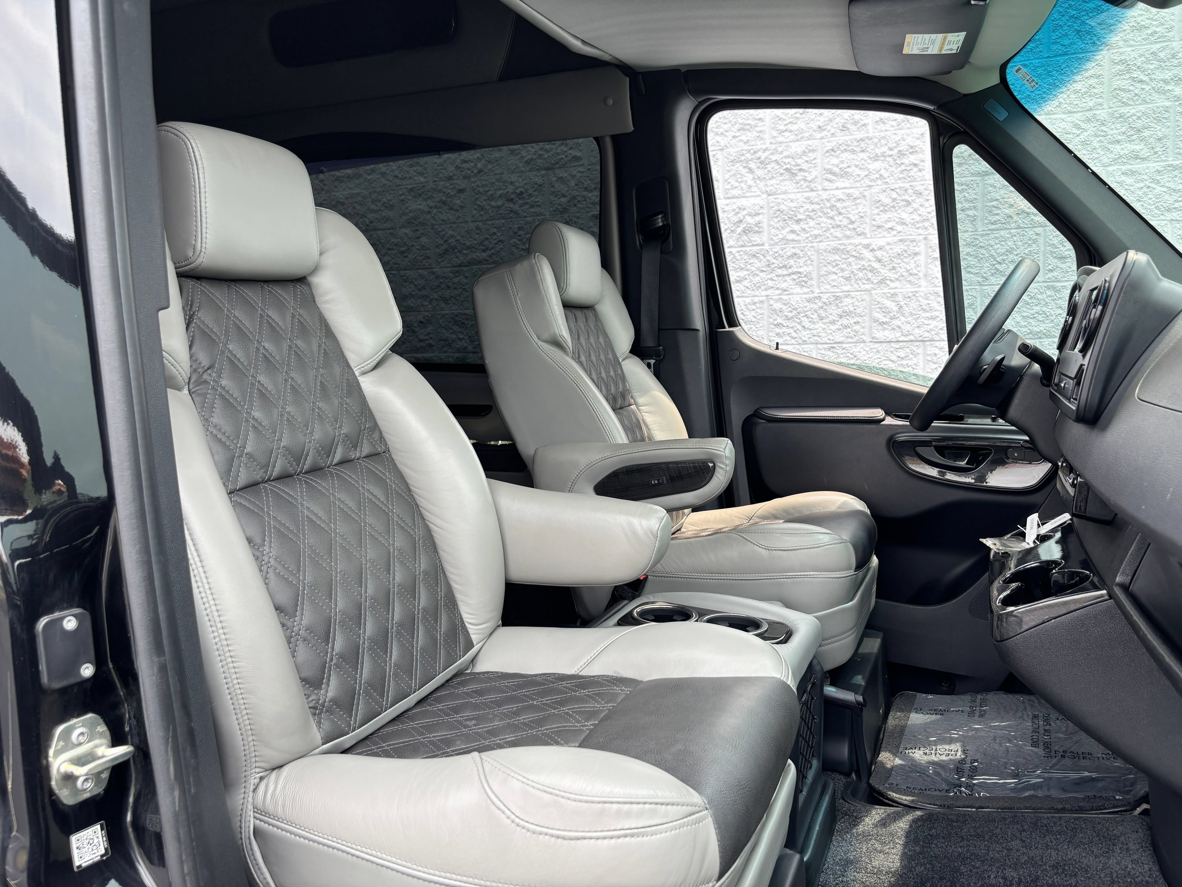 Used 2023 Mercedes-Benz Sprinter 2500 image 26