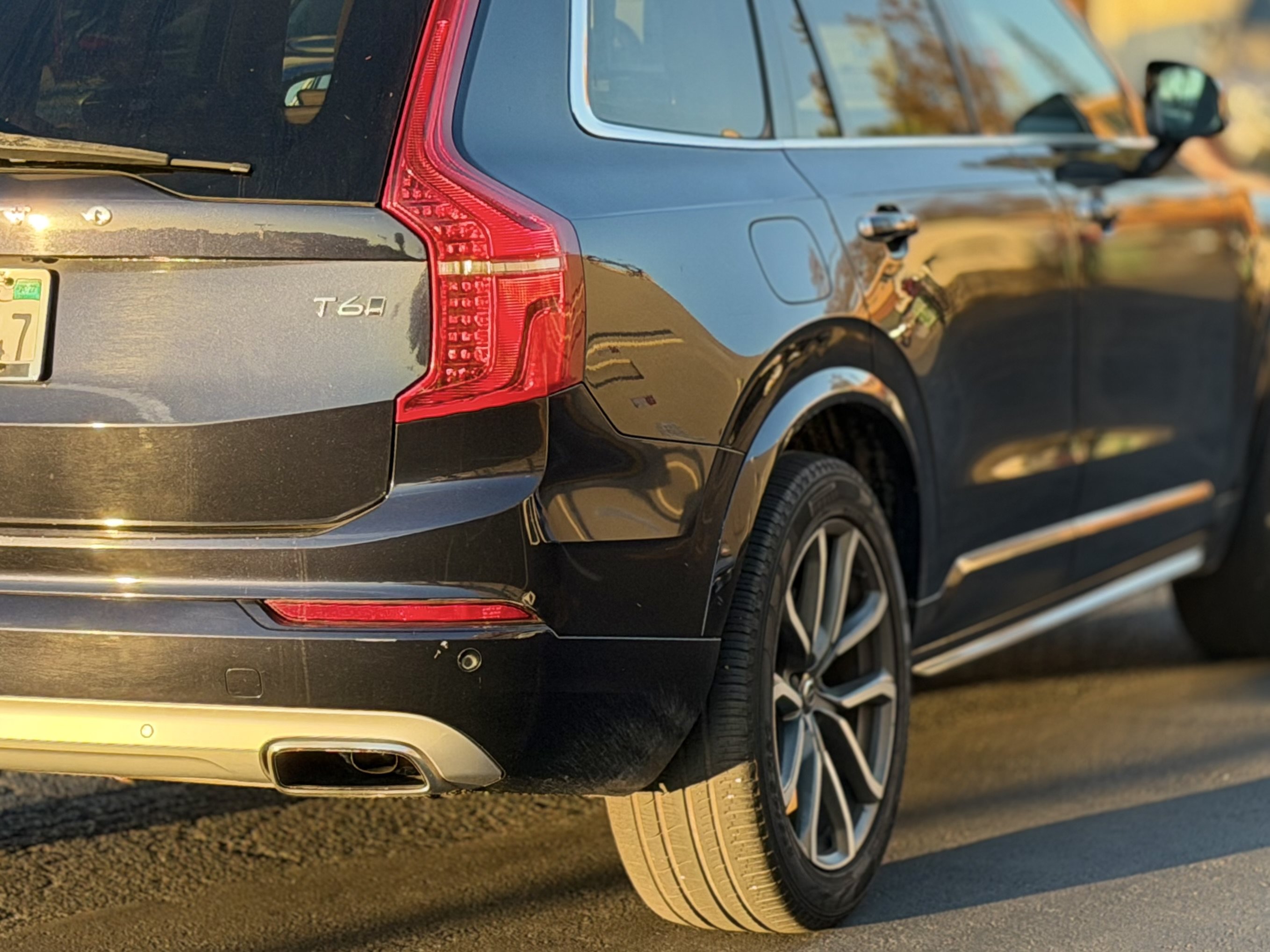Used 2017 Volvo XC90 T6 Momentum w/ Vision Package AWD/4WD image 14
