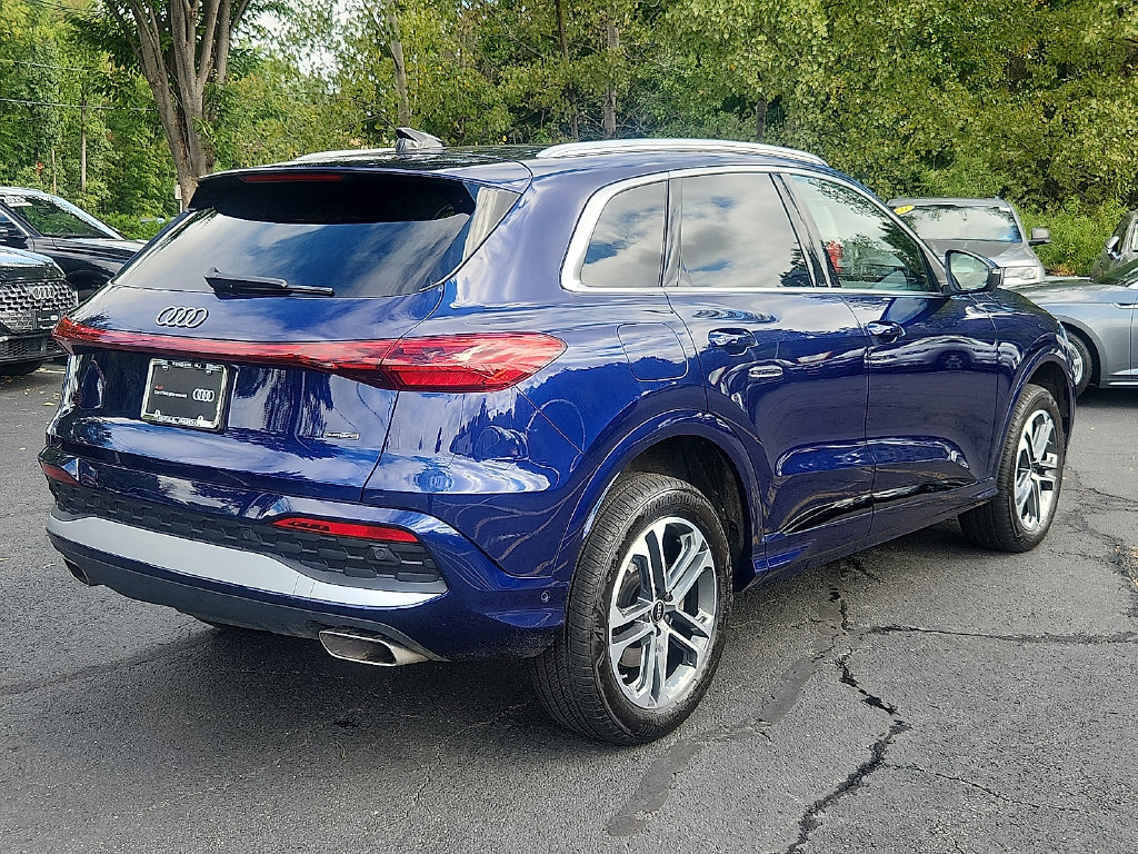 Certified 2025 Audi Q5 Premium w/ Convenience Package AWD/4WD image 12