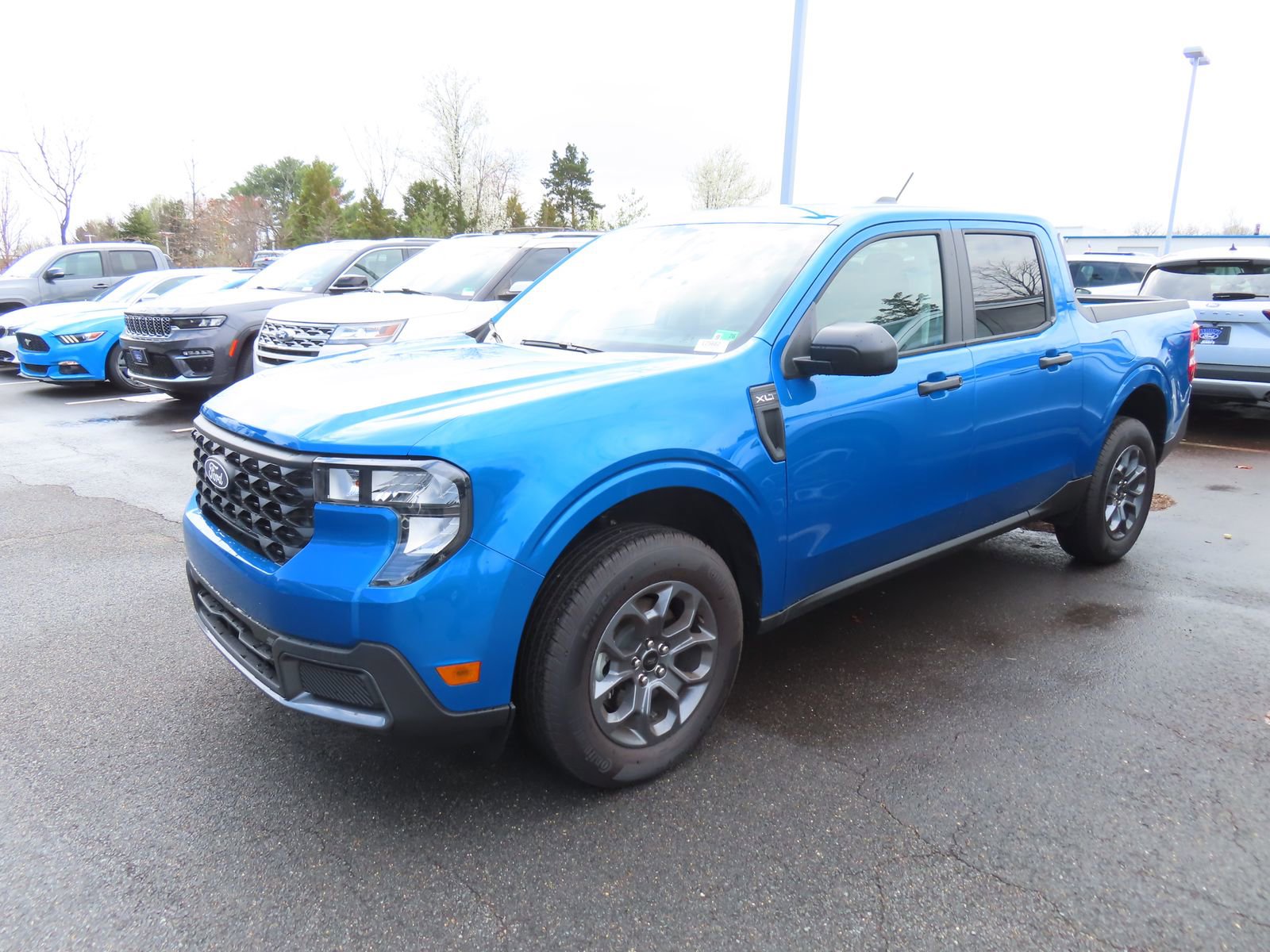 New 2025 Ford Maverick XLT w/ Equipment Group 302A image 3