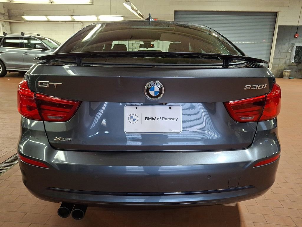 Used 2018 BMW 330i Gran Turismo xDrive image 6