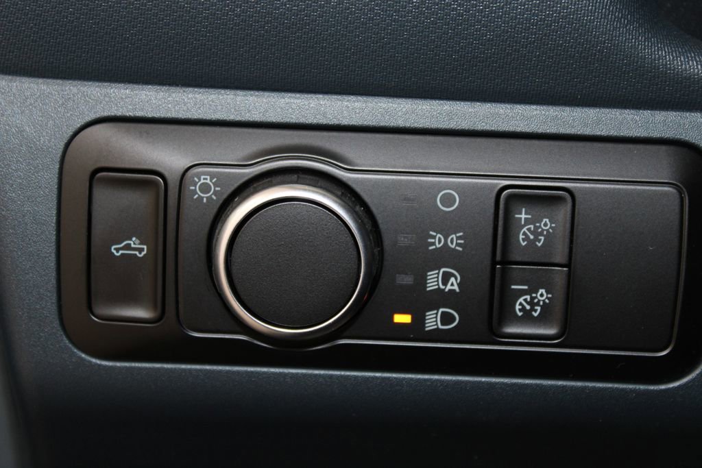 New 2025 Ford Maverick XL w/ Equipment Group 102A image 43