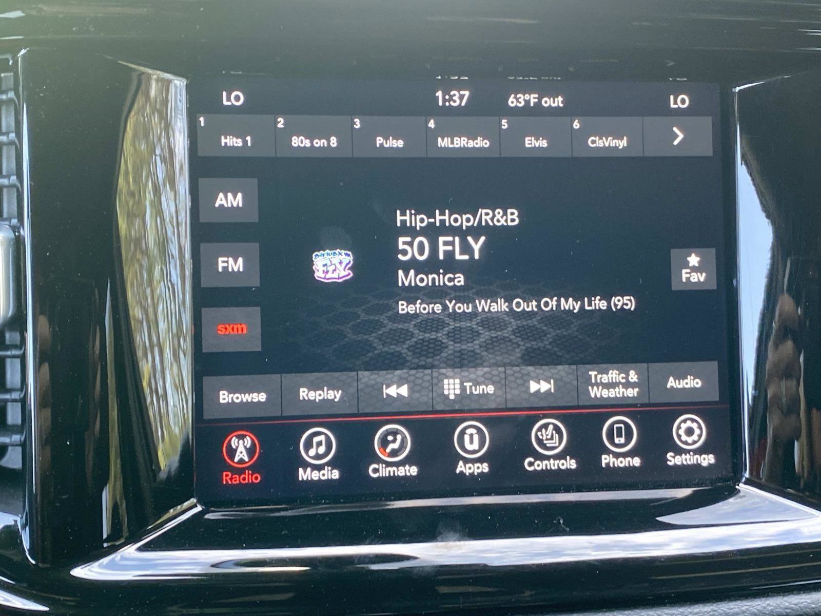 Used 2024 Dodge Durango SXT w/ SXT Blacktop Group image 25