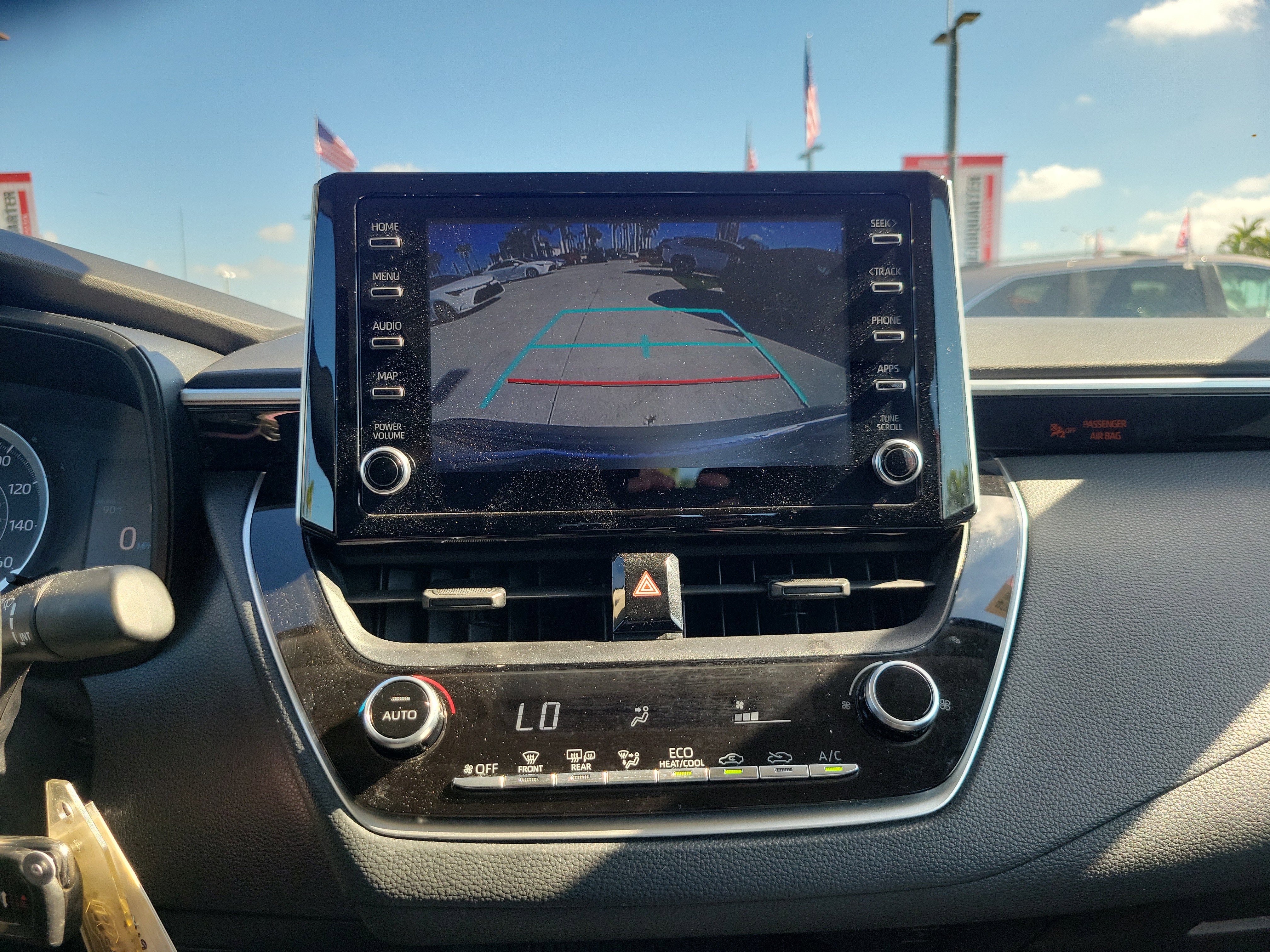 Used 2020 Toyota Corolla LE image 27