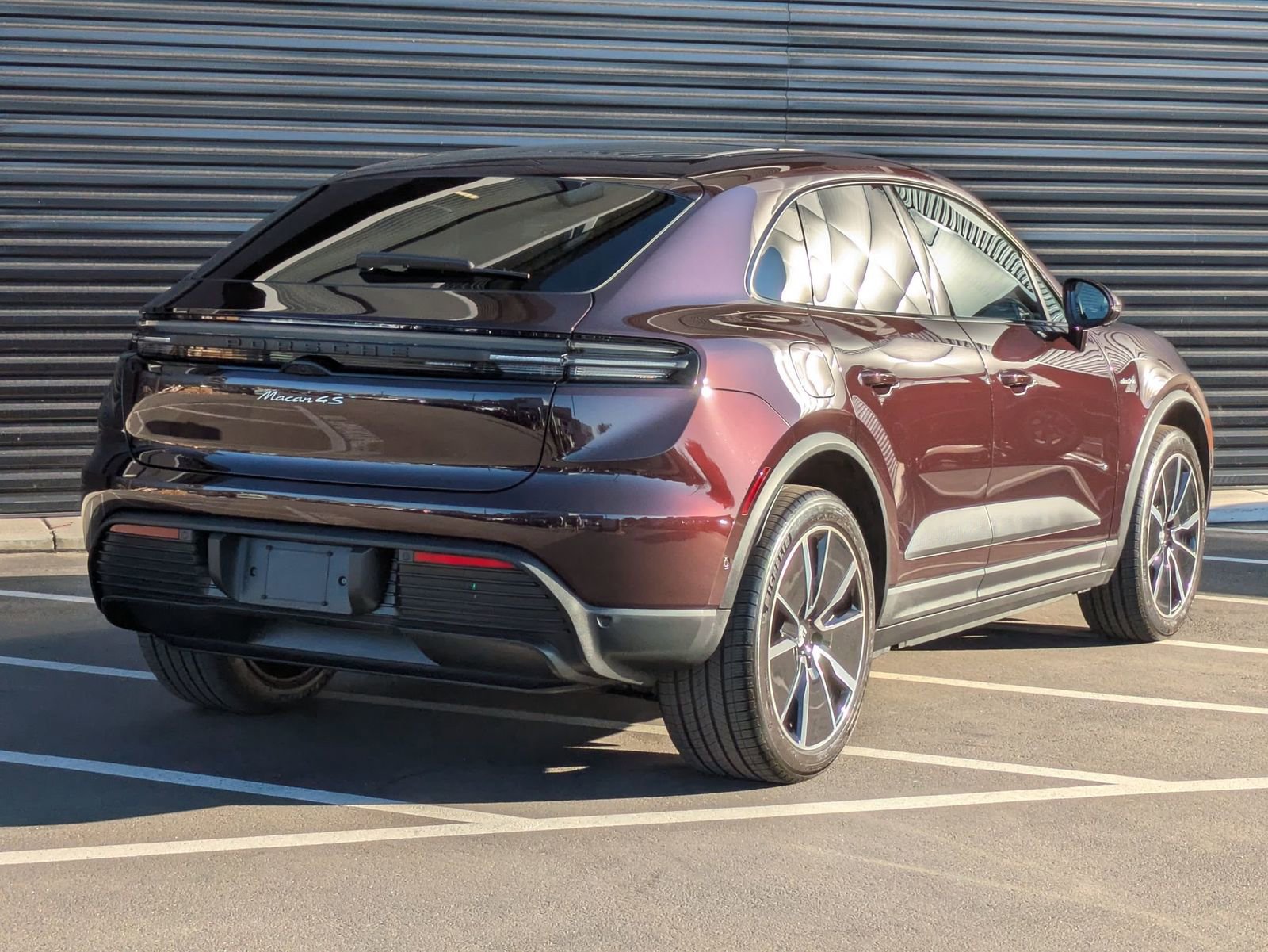 Certified 2025 Porsche Macan 4S Electric image 9
