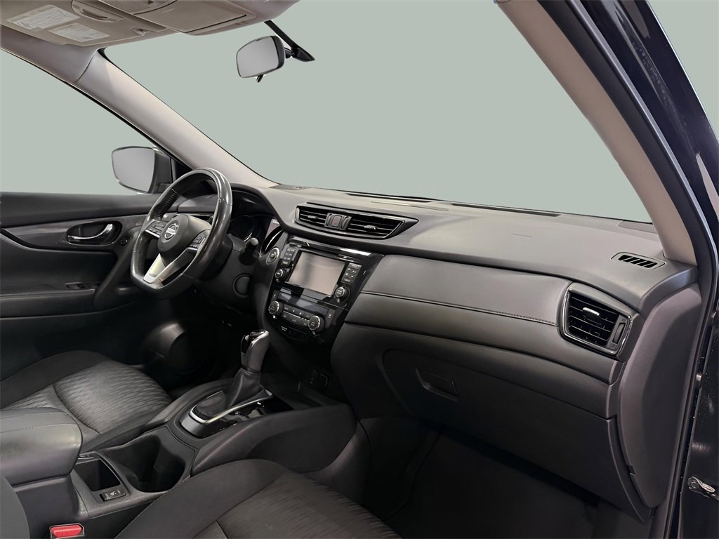 Used 2017 Nissan Rogue SV w/ Sun & Sound Touring Package image 31