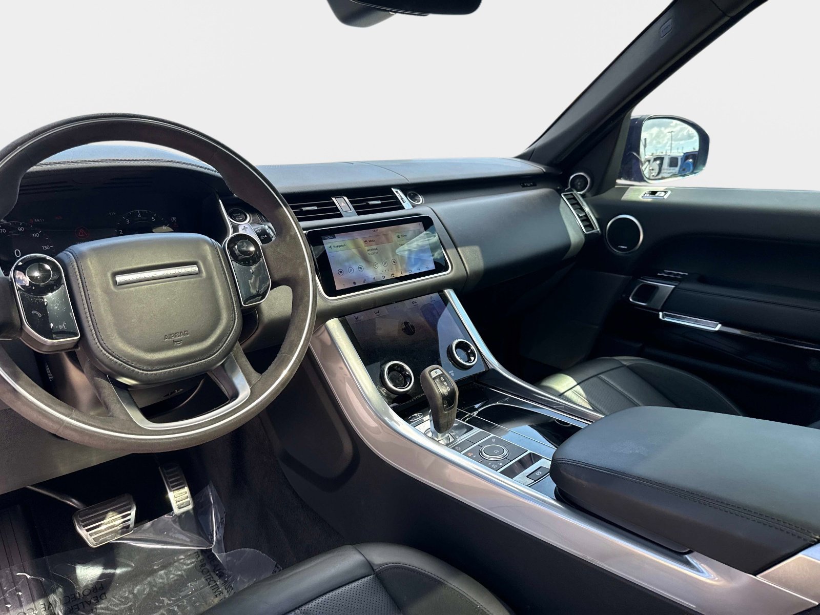 Used 2020 Land Rover Range Rover Sport HST image 17