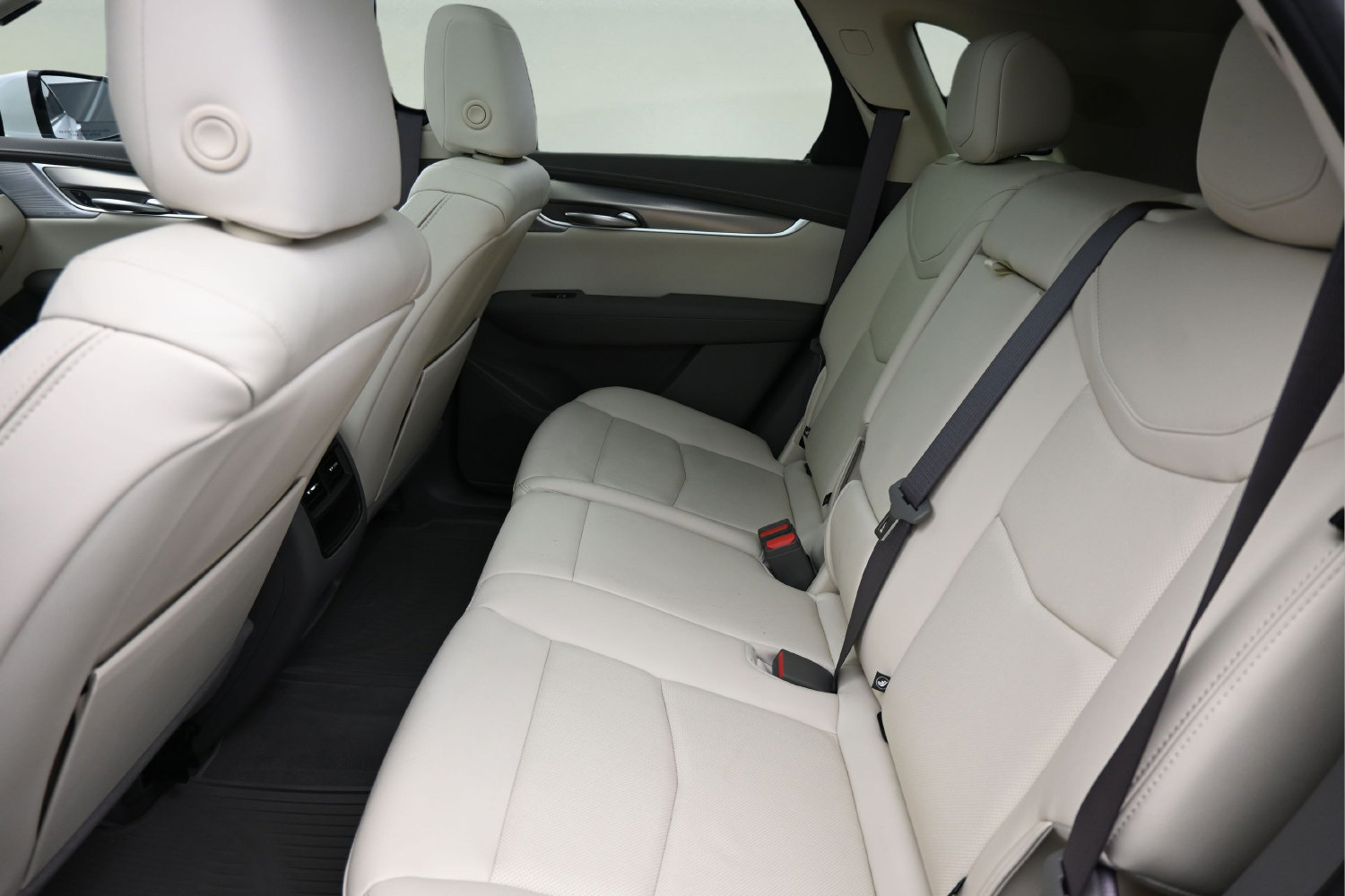 Used 2024 Cadillac XT5 Premium Luxury w/ Technology Package AWD/4WD image 9