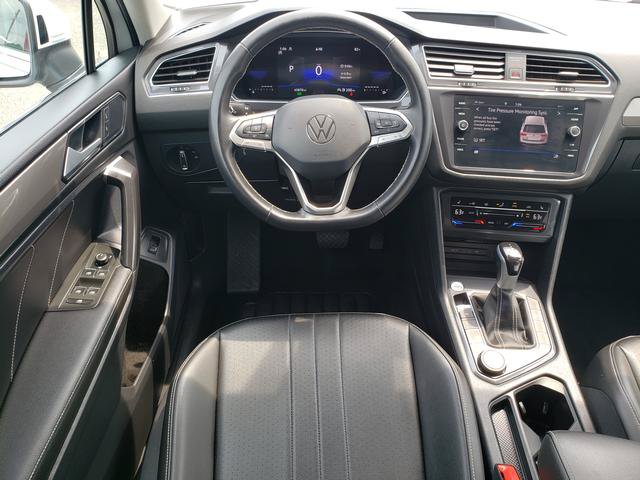 Used 2024 Volkswagen Tiguan SE AWD/4WD image 17
