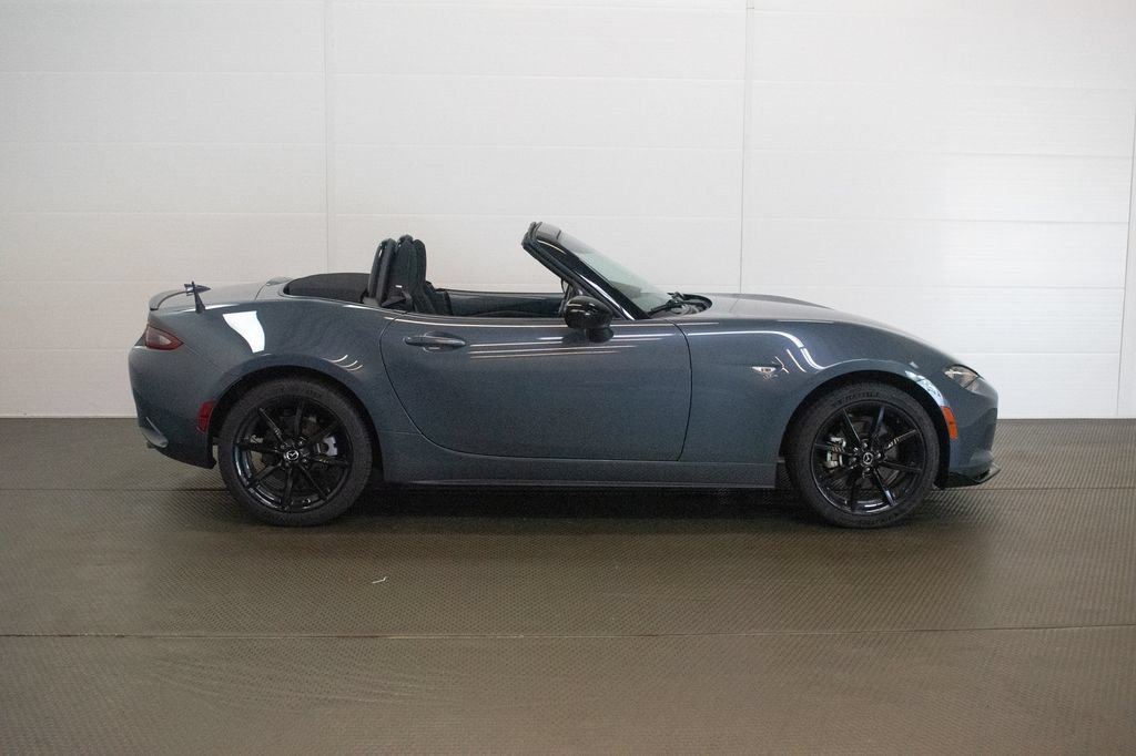 Used 2021 MAZDA MX-5 Miata Club RWD image 3