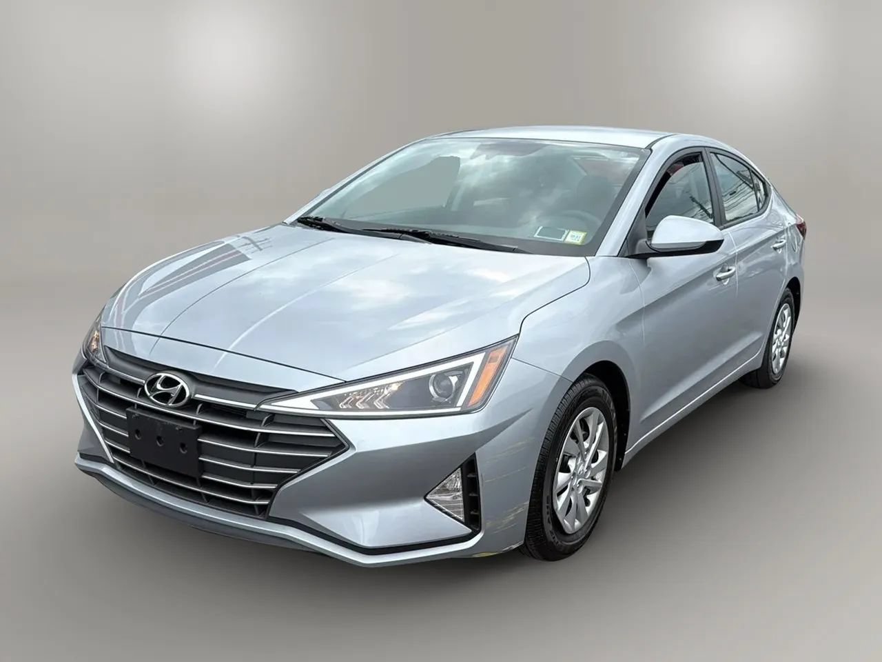 Used 2020 Hyundai Elantra SE w/ Cargo Package (C1) FWD image 1