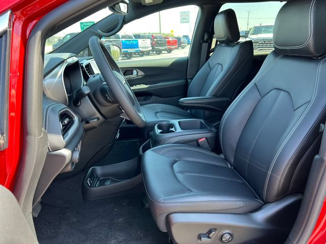 New 2026 Chrysler Pacifica Select FWD image 3
