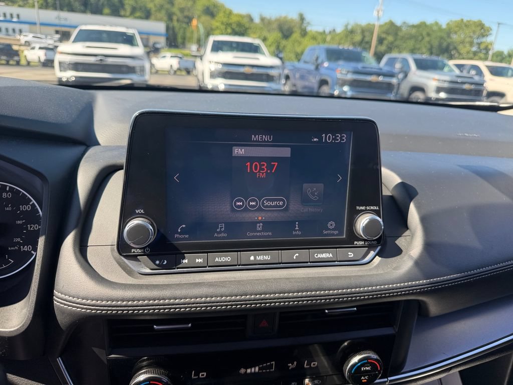 Used 2024 Nissan Rogue SV AWD/4WD image 17