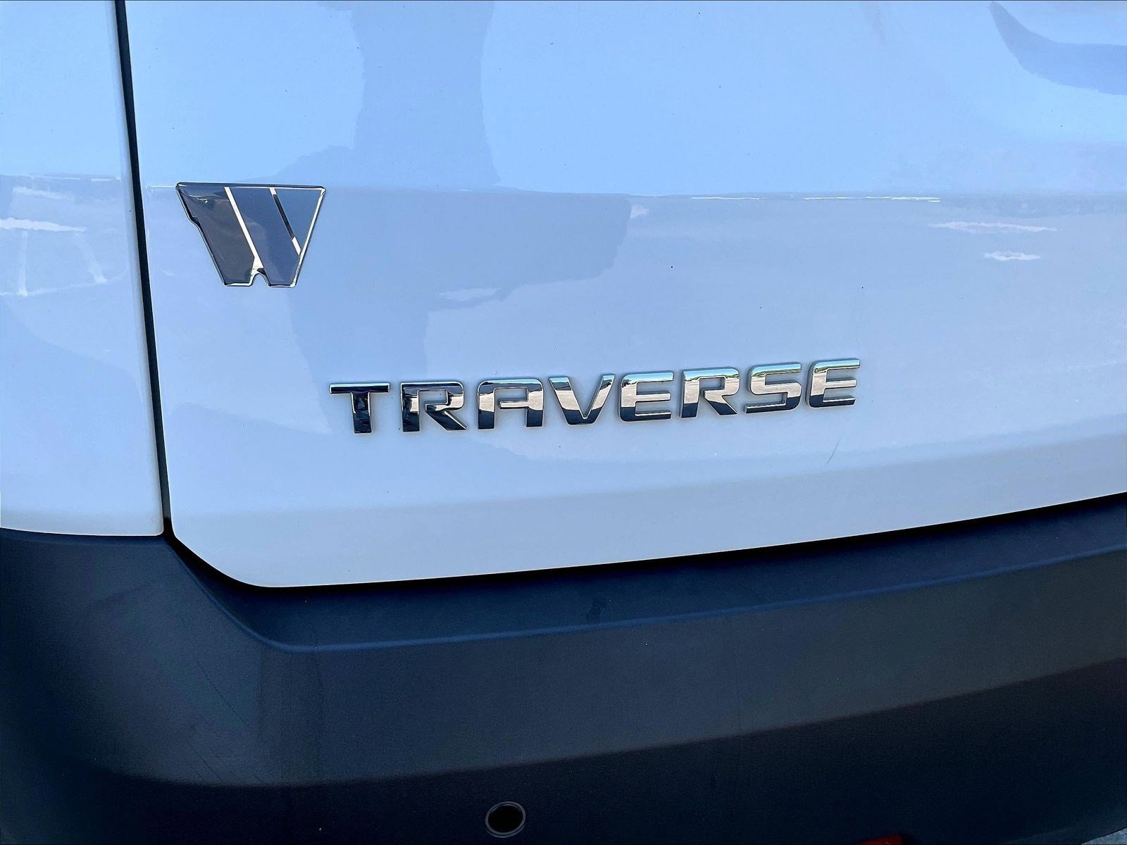 Used 2022 Chevrolet Traverse LT FWD image 23