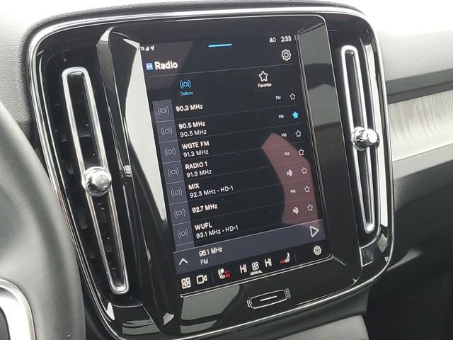 Used 2025 Volvo XC40 B5 Core image 12