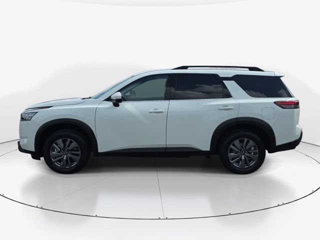 Used 2025 Nissan Pathfinder SV FWD image 2