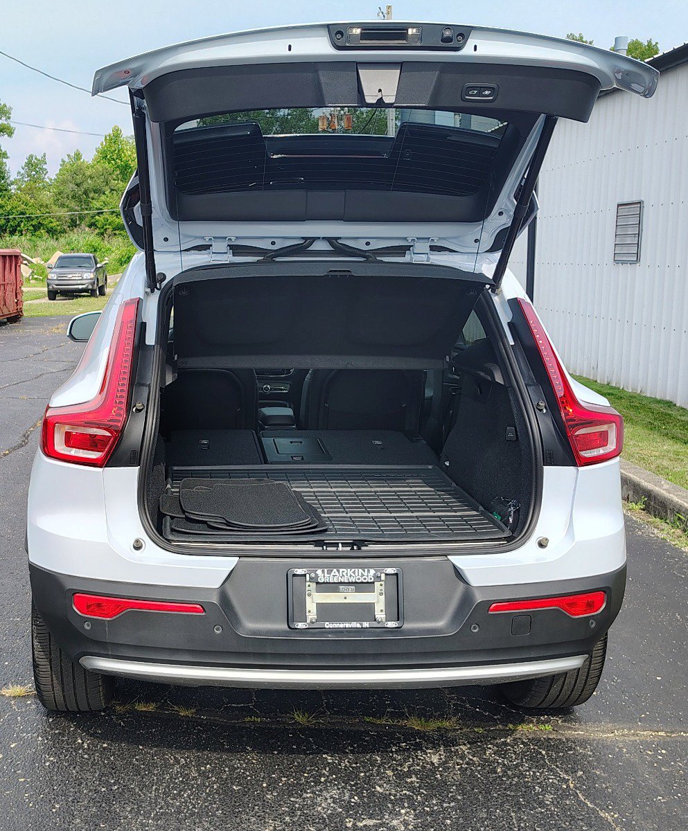 Used 2024 Volvo XC40 B5 Ultimate w/ Protection Package Premier AWD/4WD image 14