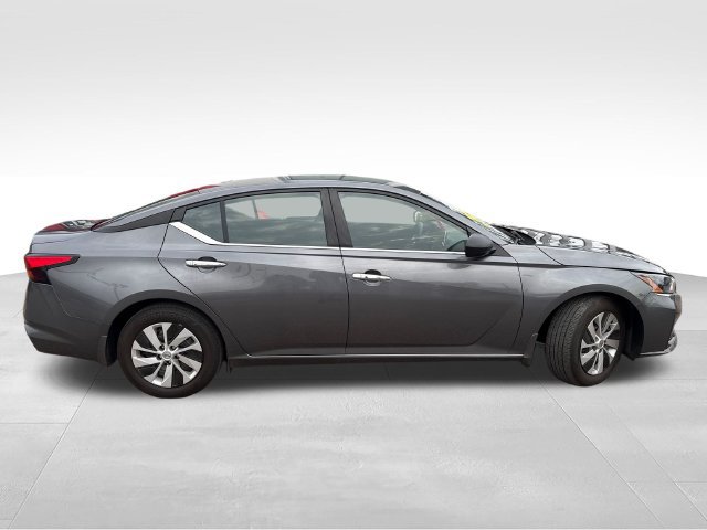 Certified 2025 Nissan Altima 2.5 S FWD image 9