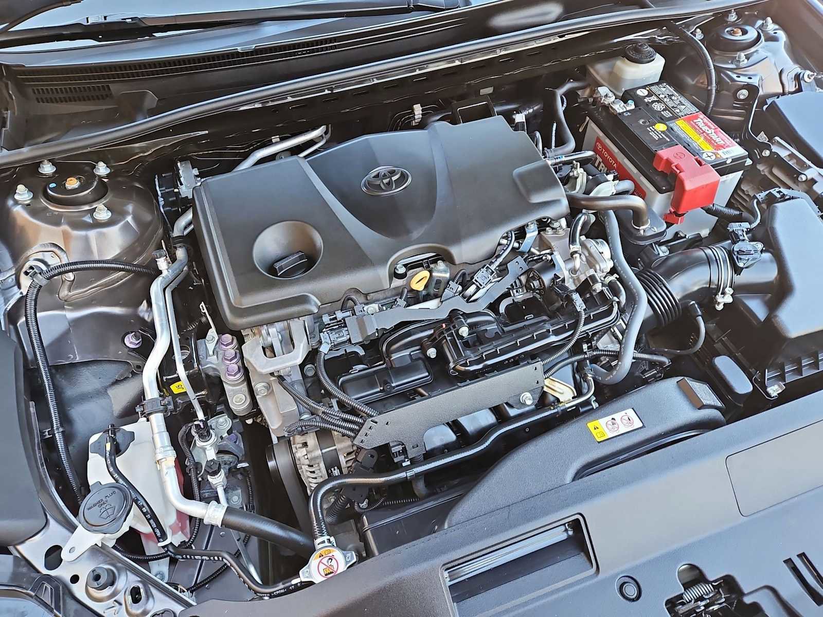 Used 2022 Toyota Camry SE w/ Cold Weather Package image 14