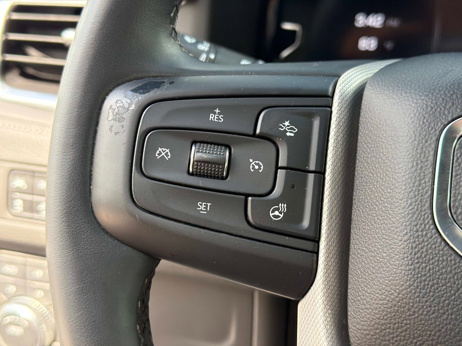 Used 2023 GMC Yukon XL Denali image 47