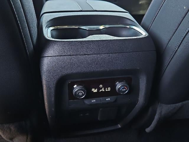Used 2024 Chevrolet Traverse Z71 w/ Enhanced Driving Package AWD/4WD image 19