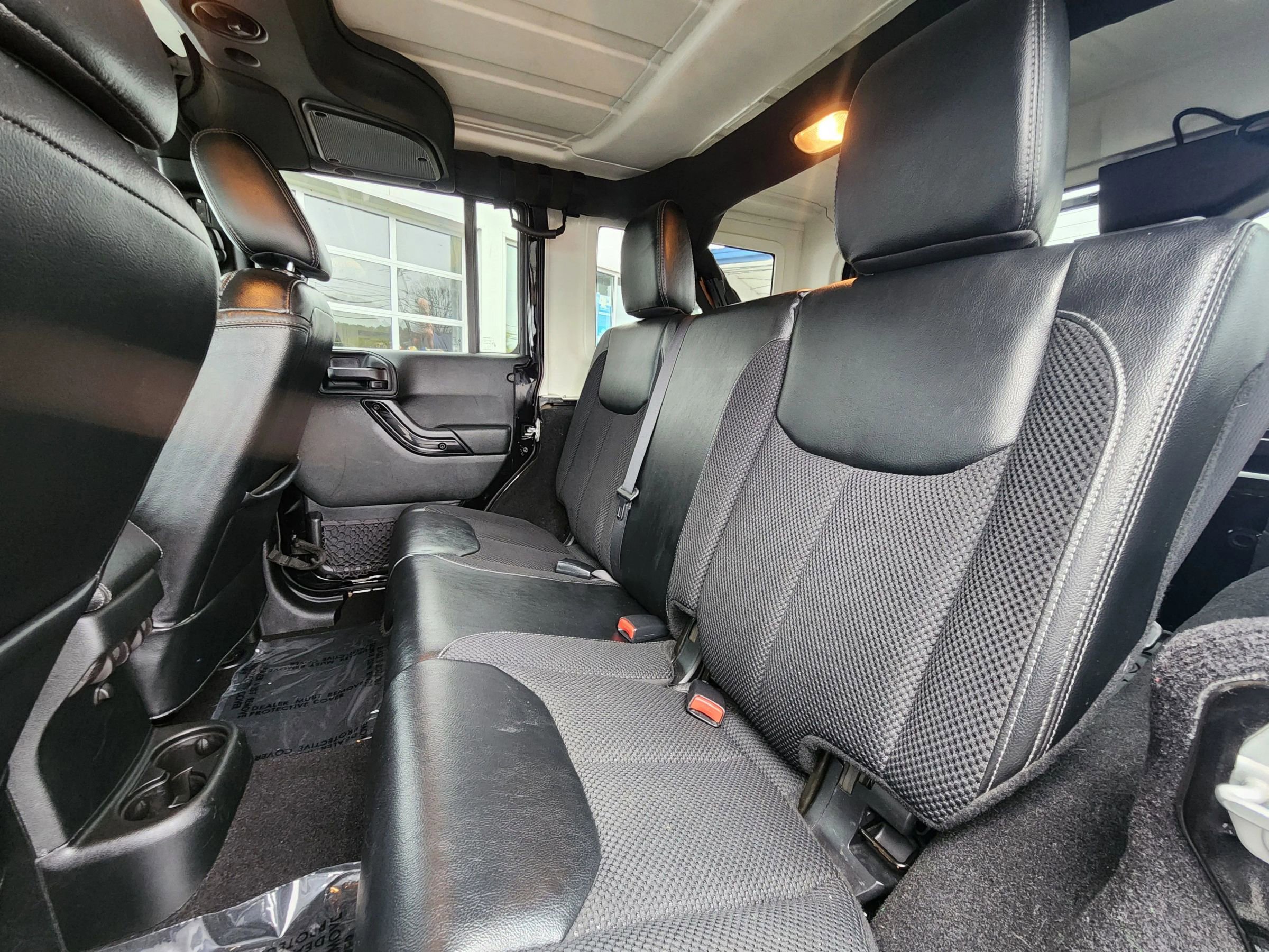 Used 2017 Jeep Wrangler Unlimited Sahara AWD/4WD image 46