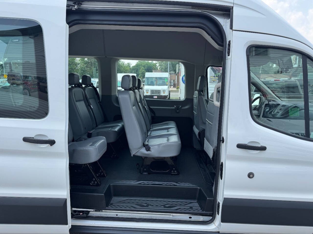 Used 2017 Ford Transit 350 XL RWD image 13