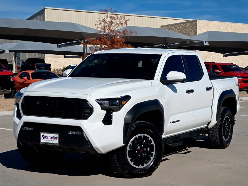 Used 2024 Toyota Tacoma TRD Off-Road image 2