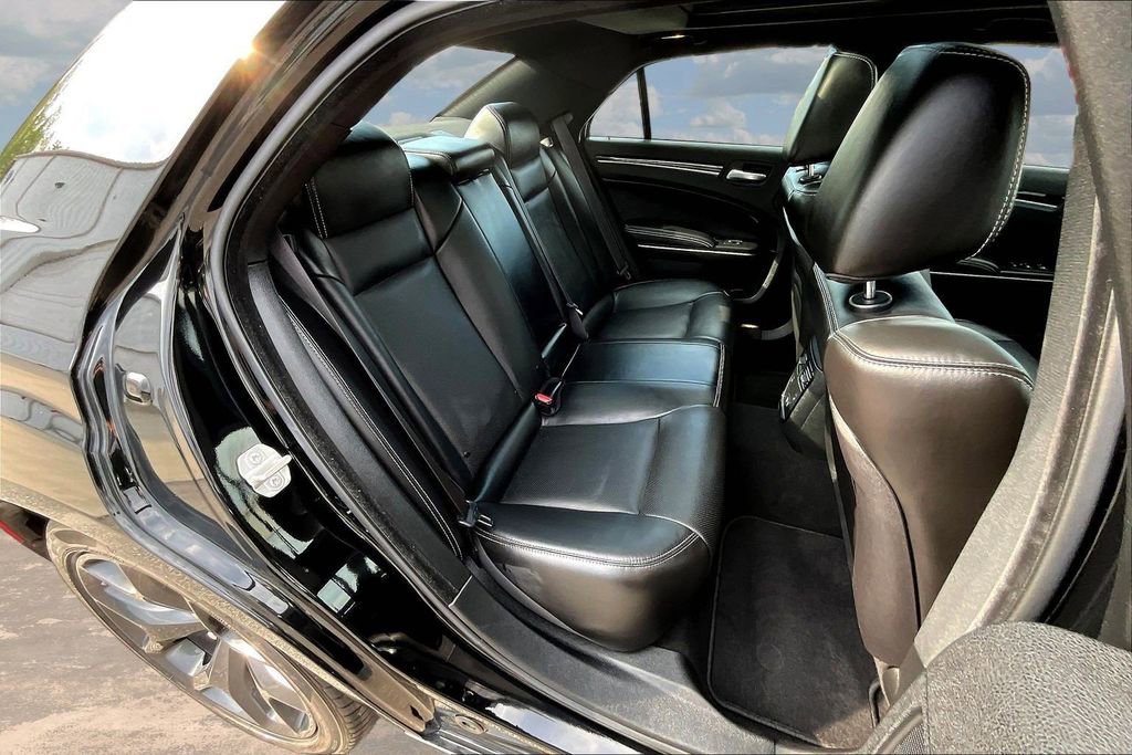 Used 2023 Chrysler 300 S w/ Comfort Group RWD image 26