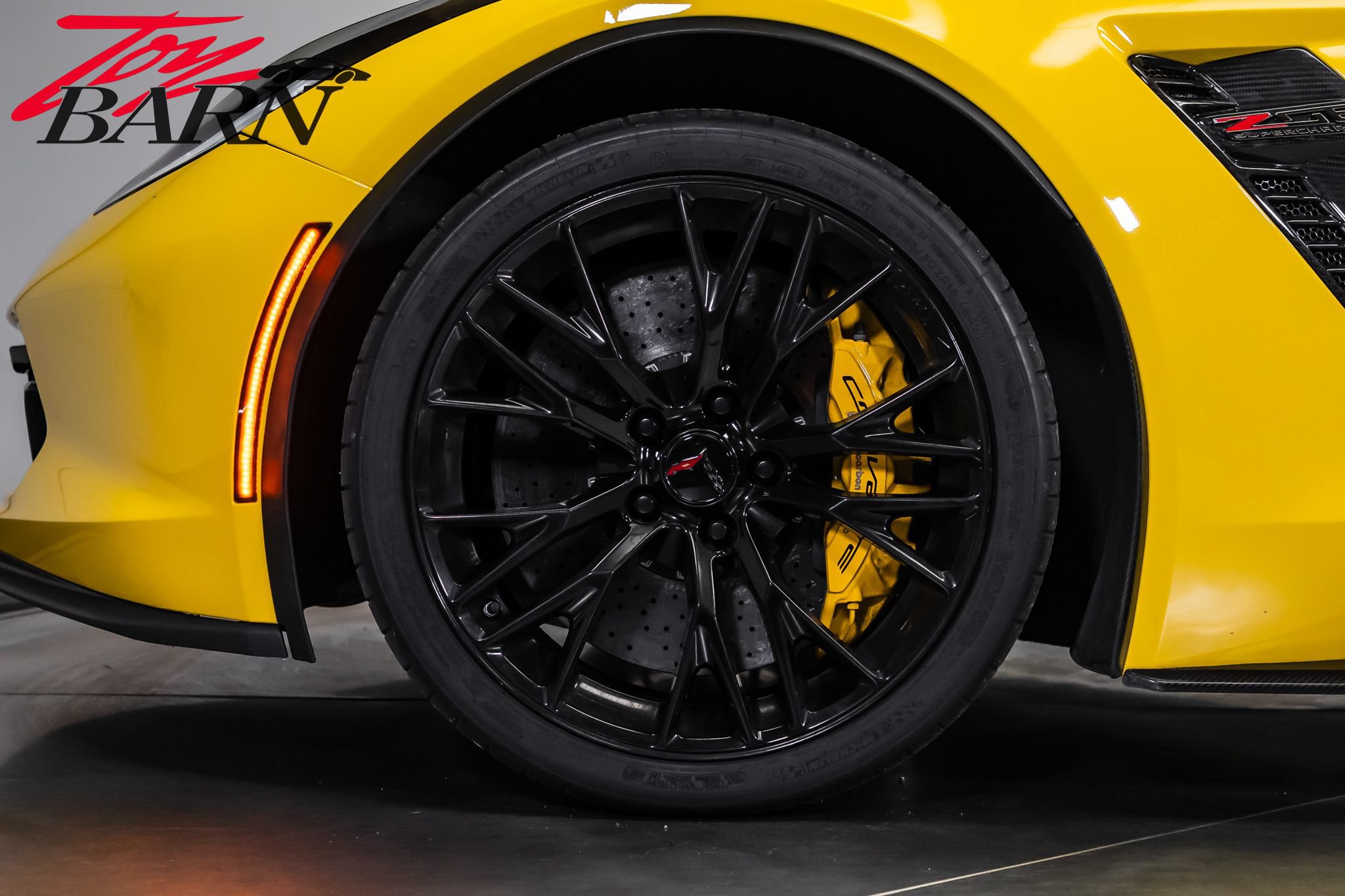 Used 2016 Chevrolet Corvette Z06 w/ 3LZ Preferred Equipment Group RWD image 26