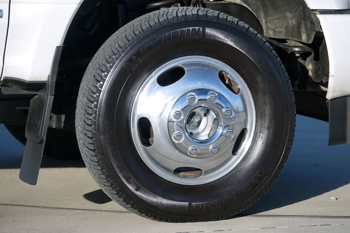 Used 2019 Ford F350 Platinum w/ Platinum Ultimate Package image 19