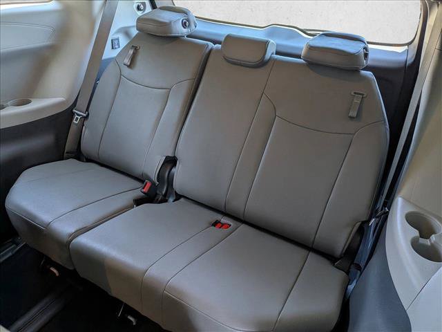 Used 2023 Toyota Sienna XLE w/ XLE Plus Package FWD image 21