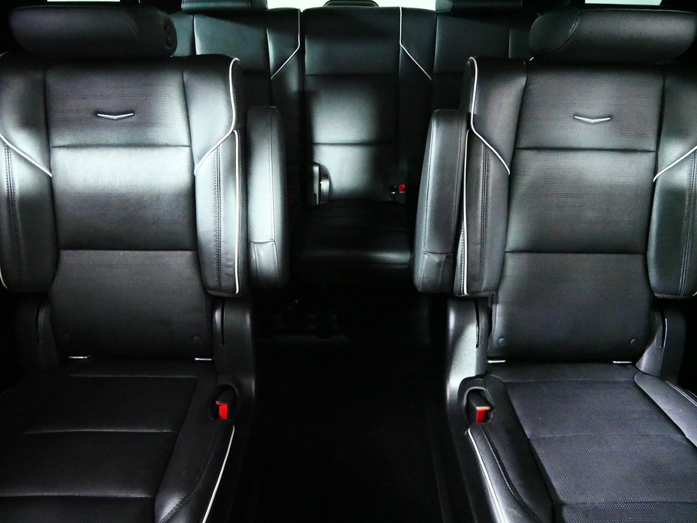 Certified 2022 Cadillac Escalade Sport w/ LPO, Floor Liner Package AWD/4WD image 13