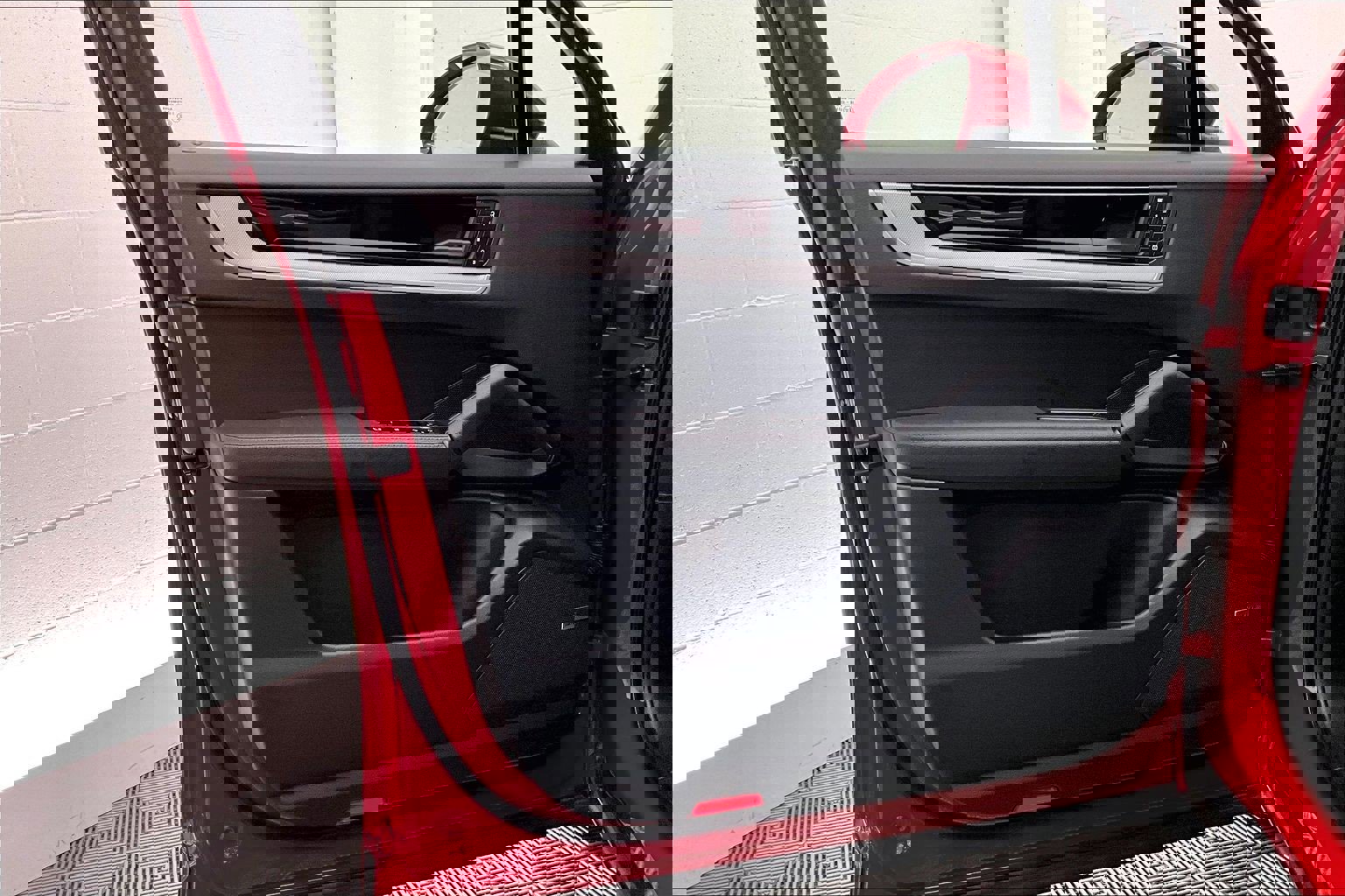 Used 2024 Porsche Cayenne image 23