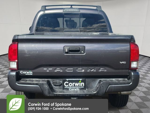 Used 2017 Toyota Tacoma TRD Off-Road image 16