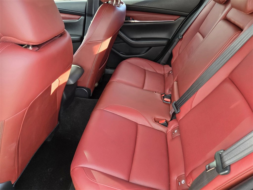 Used 2021 MAZDA MAZDA3 Hatchback w/Premium Plus Pkg image 30