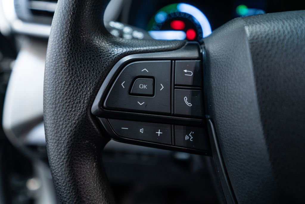 Certified 2023 Toyota Sienna LE image 19