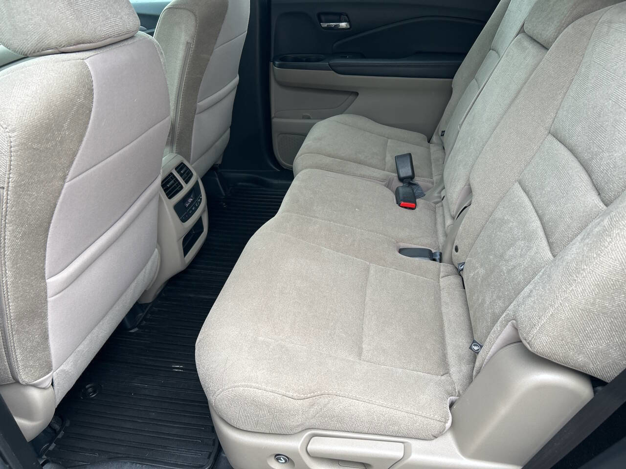 Used 2020 Honda Pilot EX image 16