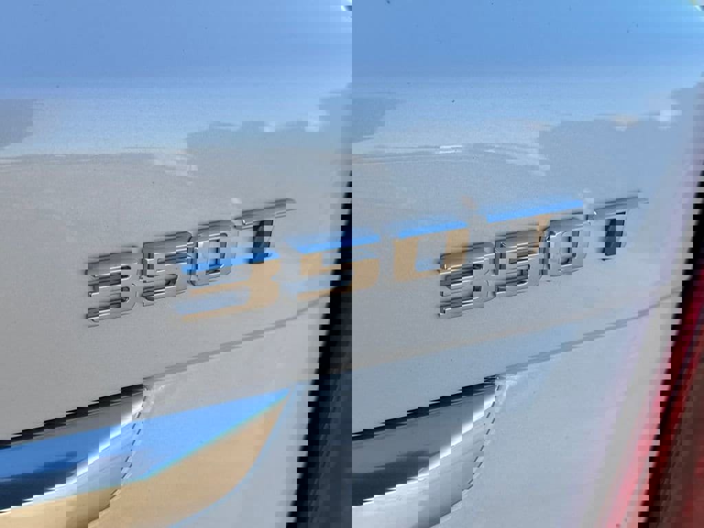 New 2026 Cadillac XT5 Luxury w/ LPO, Floor Liner Package image 7