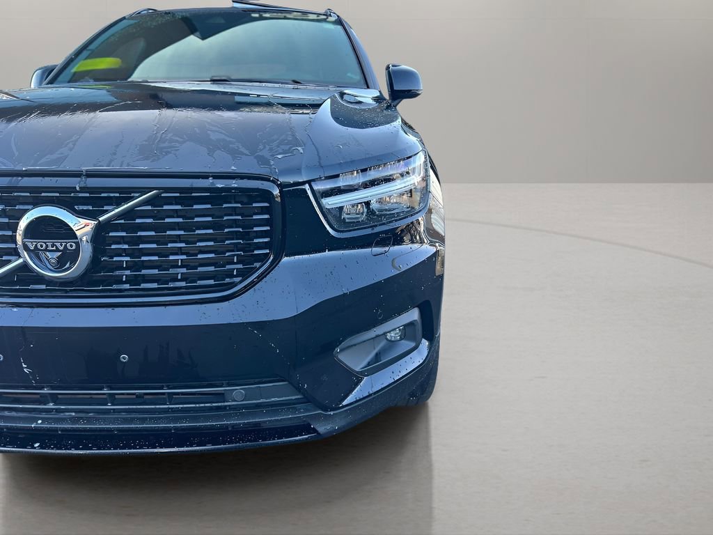 Used 2020 Volvo XC40 T5 R-Design image 17