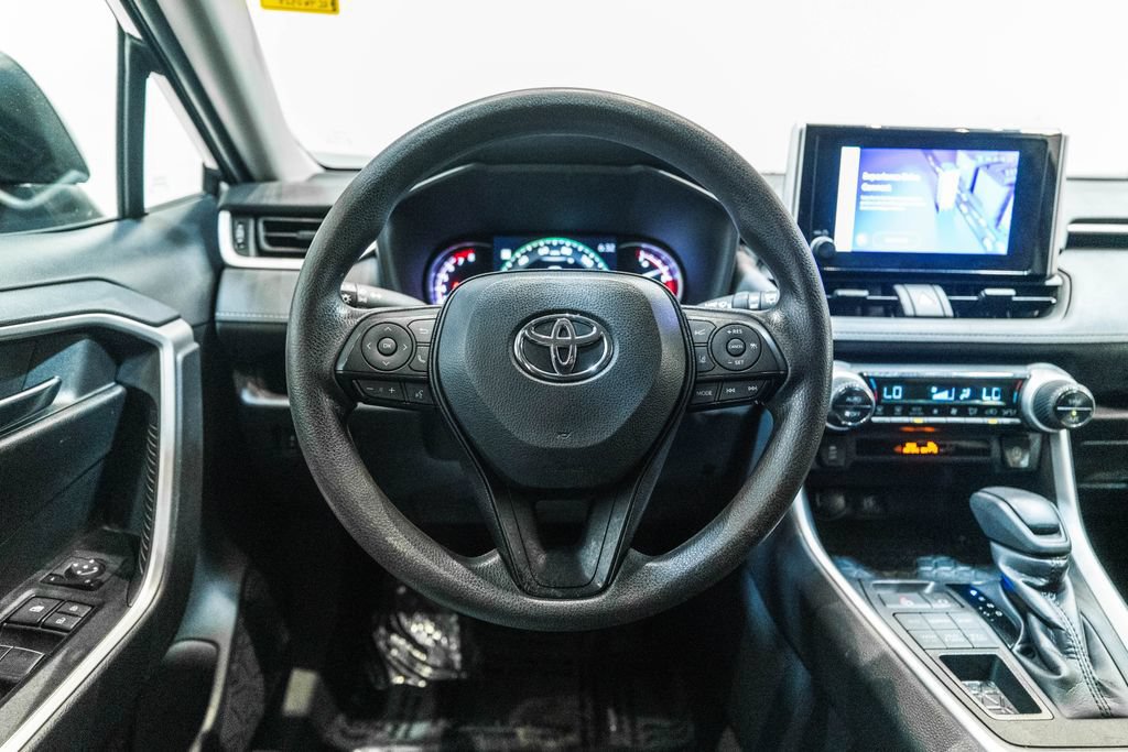Used 2024 Toyota RAV4 XLE AWD/4WD image 16